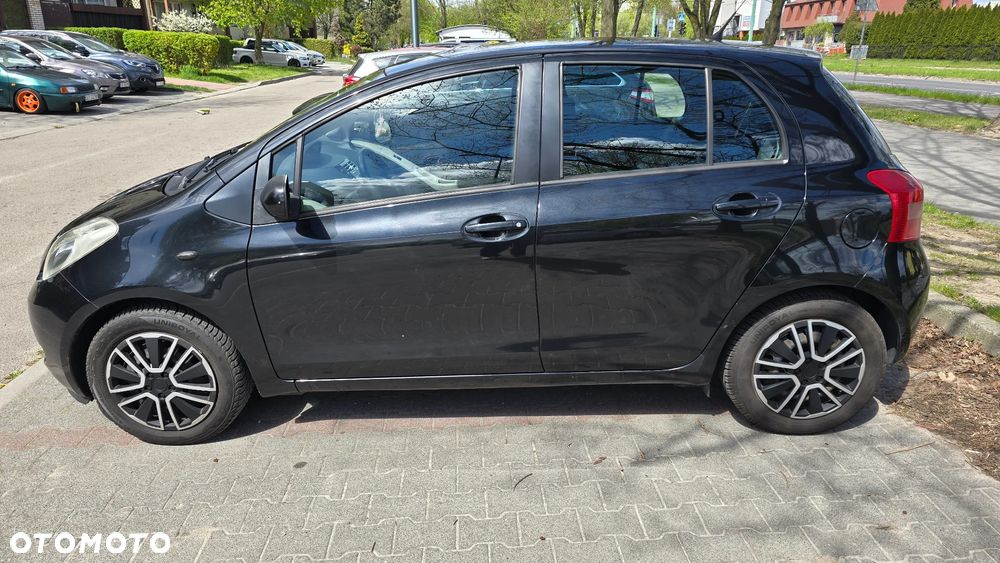 Toyota Yaris 1.0 Luna A/C - 3