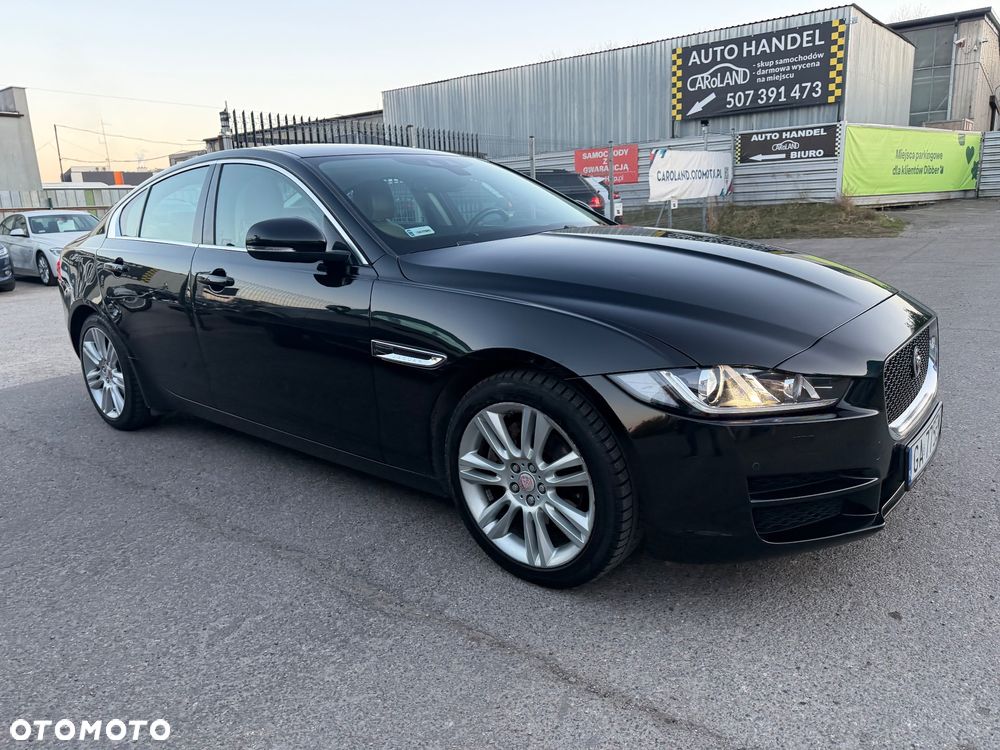 Jaguar XE 2.0 D Prestige - 22