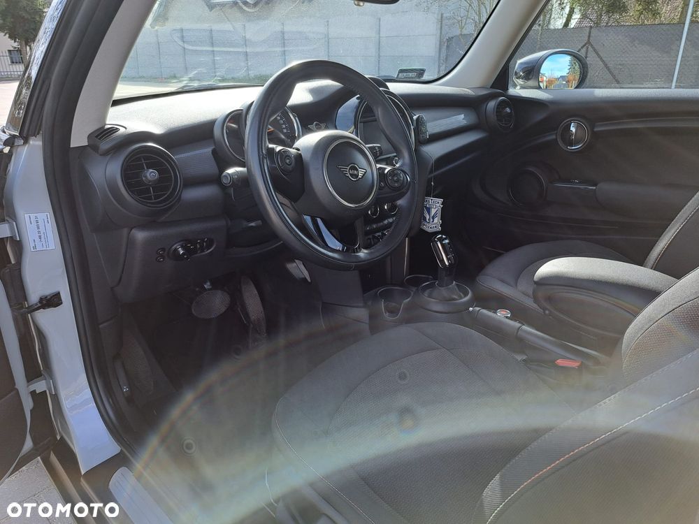 MINI Cooper Standard - 9