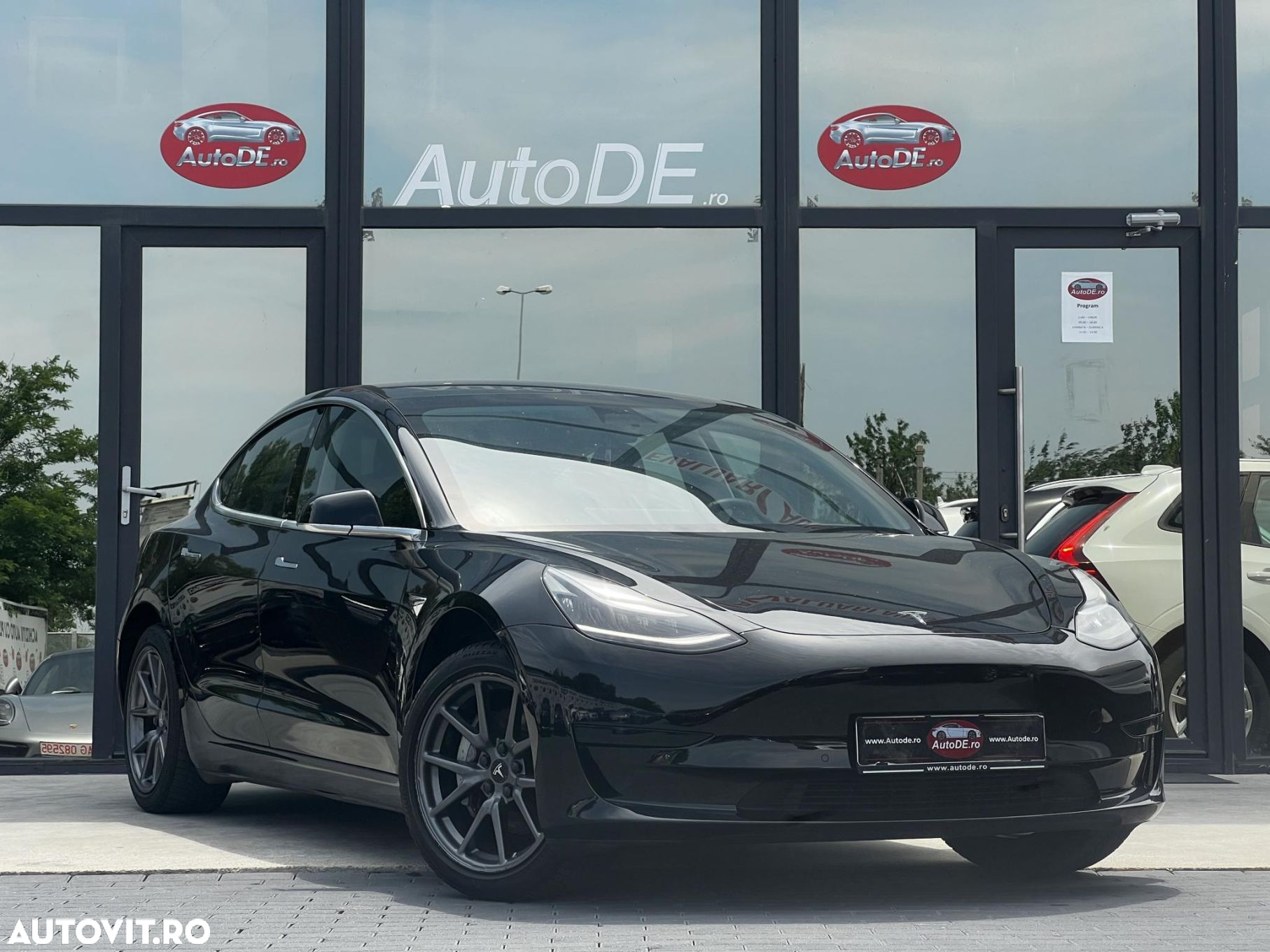 Tesla Model 3 - 2