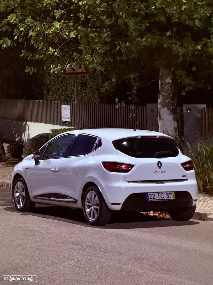 Renault Clio - 10