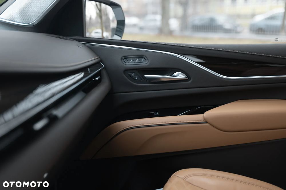 Cadillac Escalade - 19