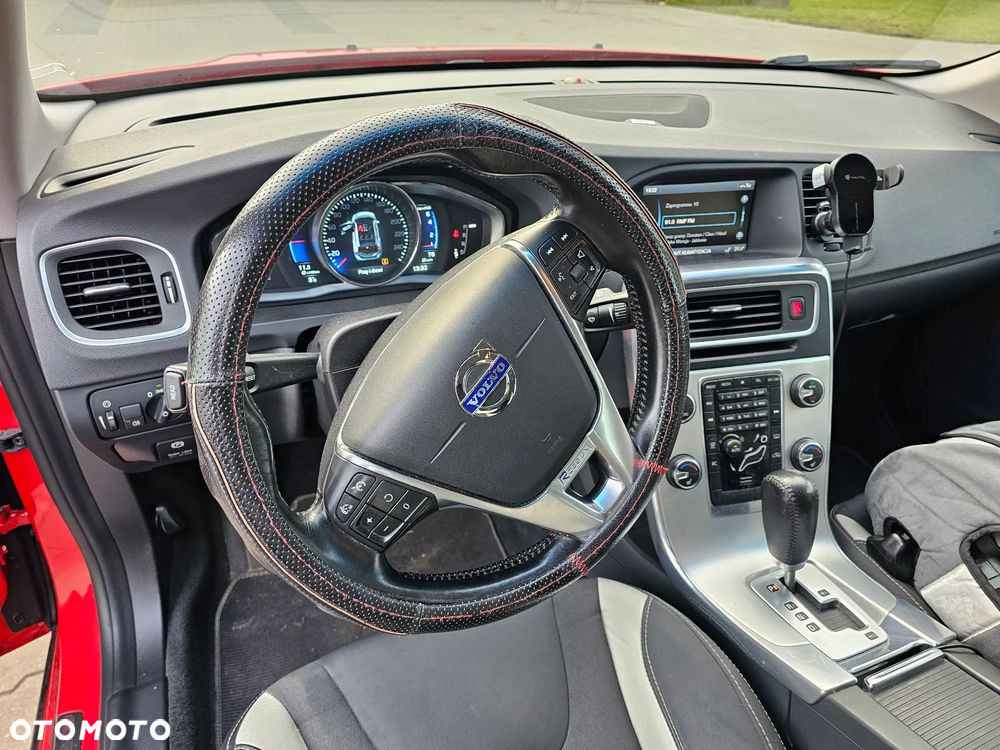 Volvo V60 T6 AWD R-Design - 11