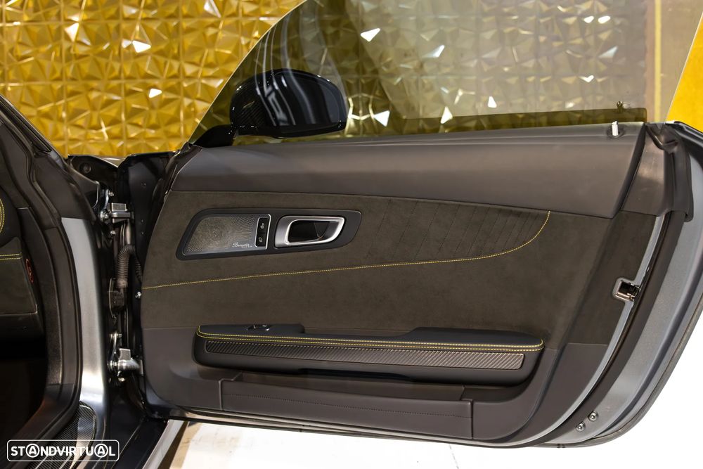 Mercedes-Benz AMG GT R - 36