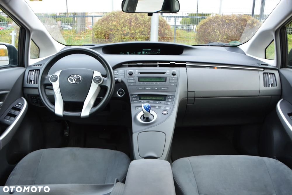 Toyota Prius 1.8 HSD Prestige - 34