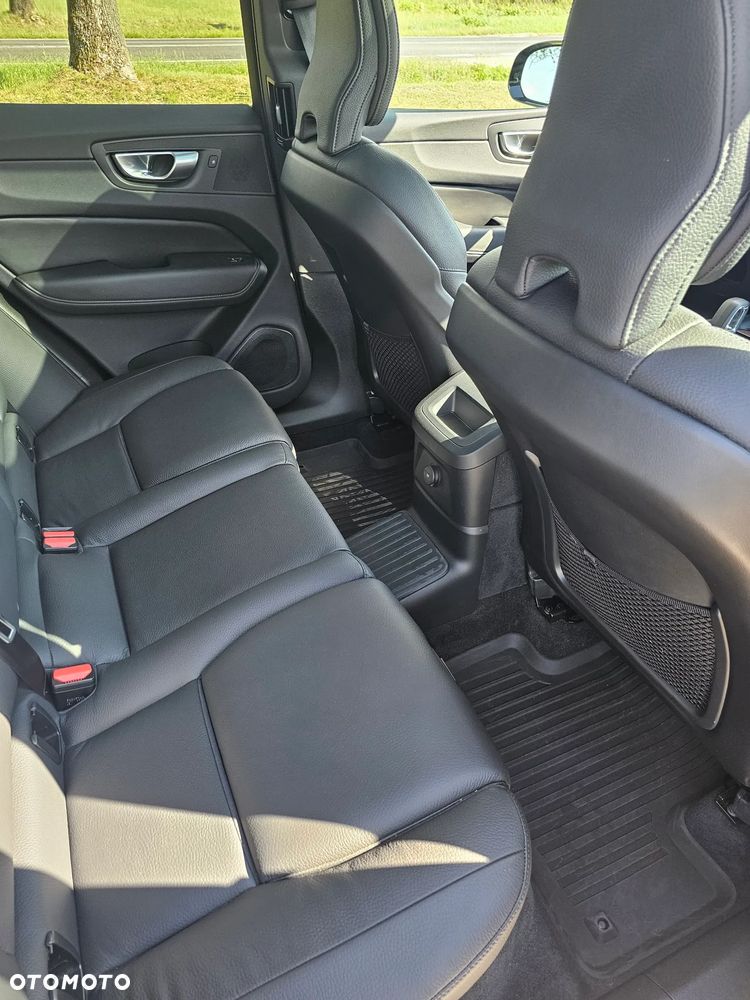 Volvo XC 60 T8 AWD Recharge Plus Dark - 12