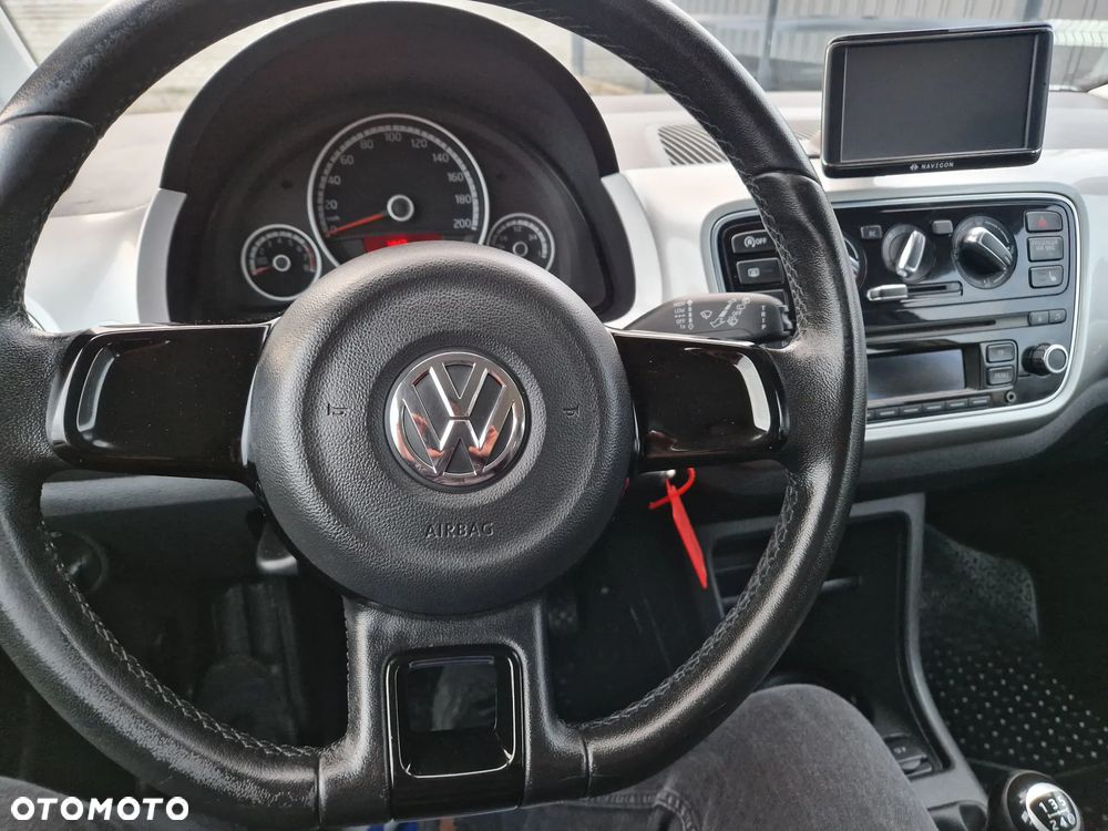 Volkswagen up! BlueMotion Technology cheer - 10