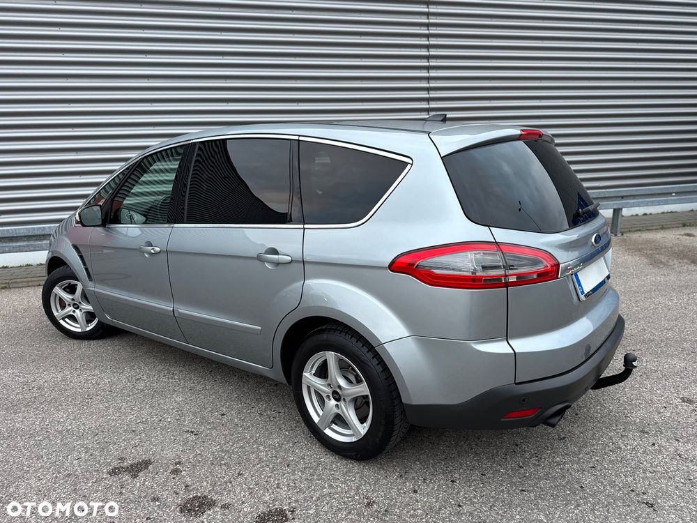 Ford S-Max - 17