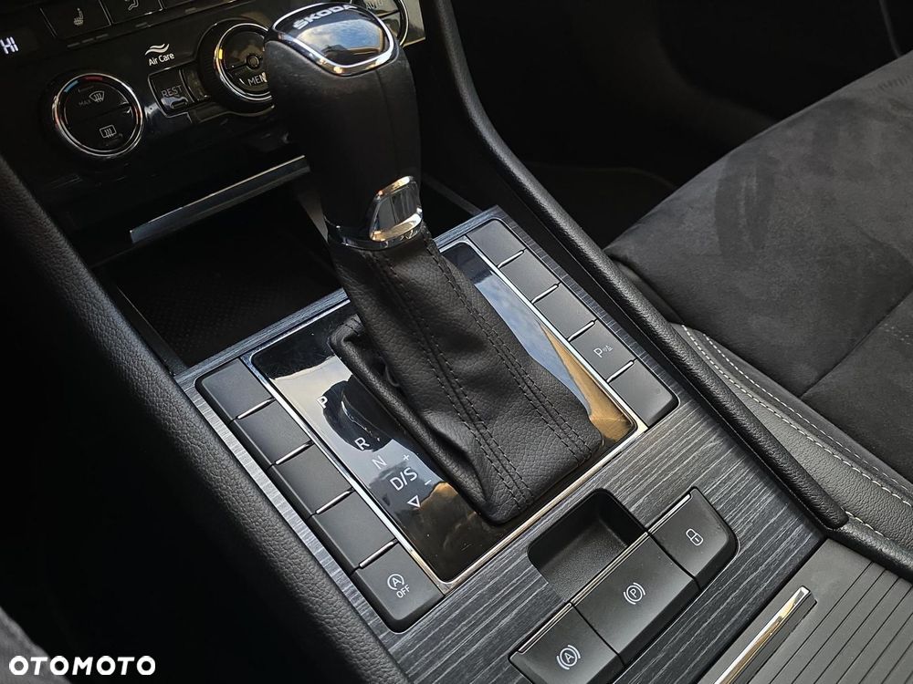 Skoda Superb 2.0 TDI SCR Style DSG - 25