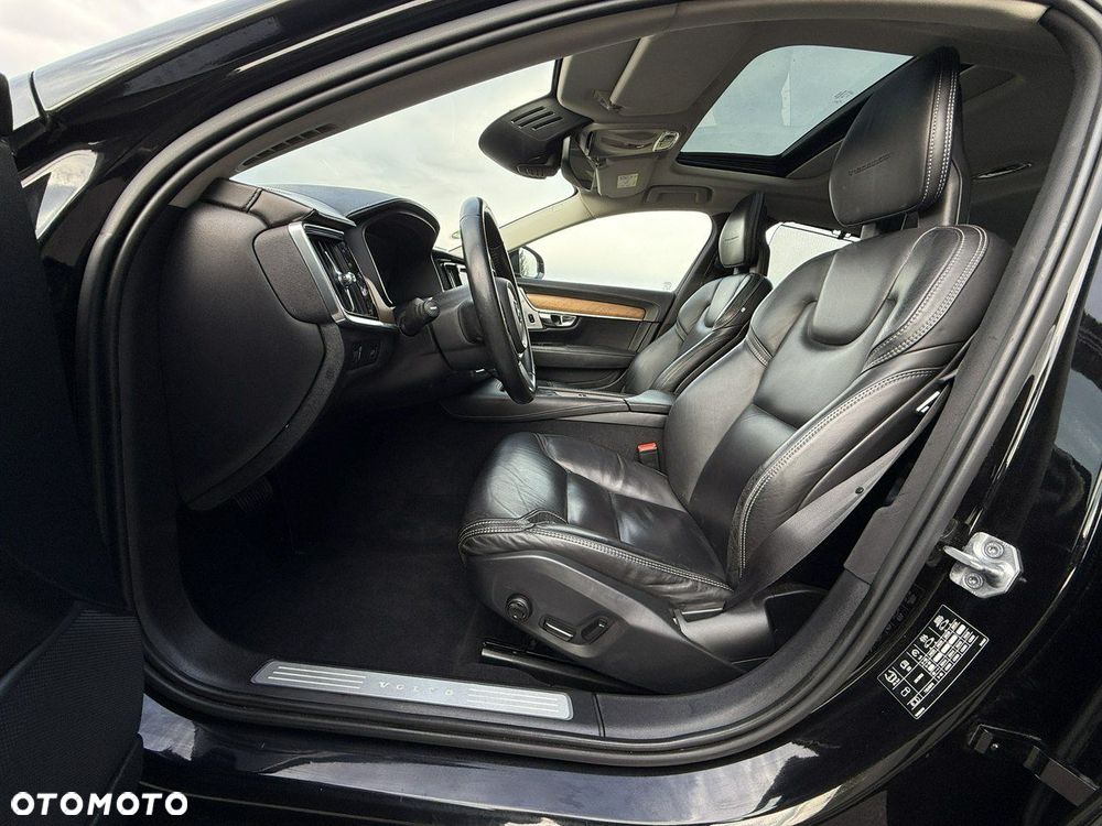 Volvo S90 D5 AWD Inscription - 33