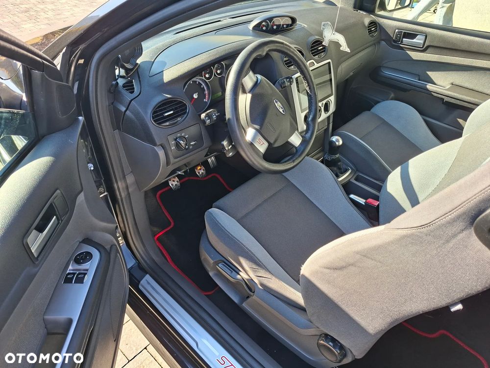 Ford Focus 2.5 ST - 9