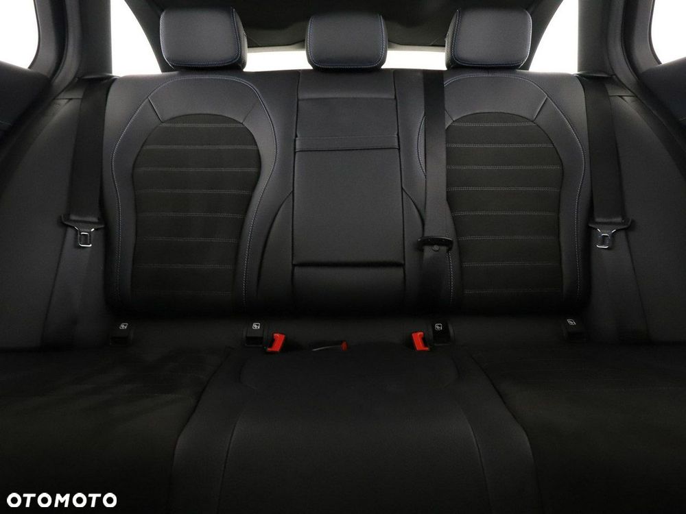 Mercedes-Benz Klasa C 300 4Matic 9G-TRONIC Night Edition - 19