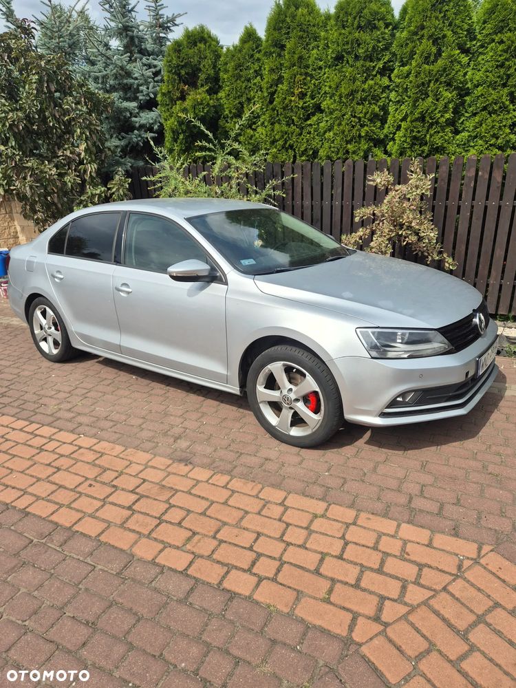 Volkswagen Jetta 2.0 TDI DPF BMT Trendline - 2