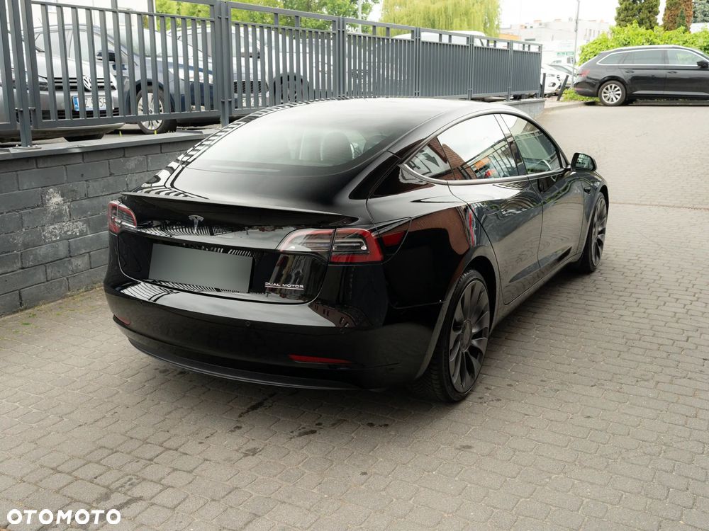 Tesla Model 3 - 4