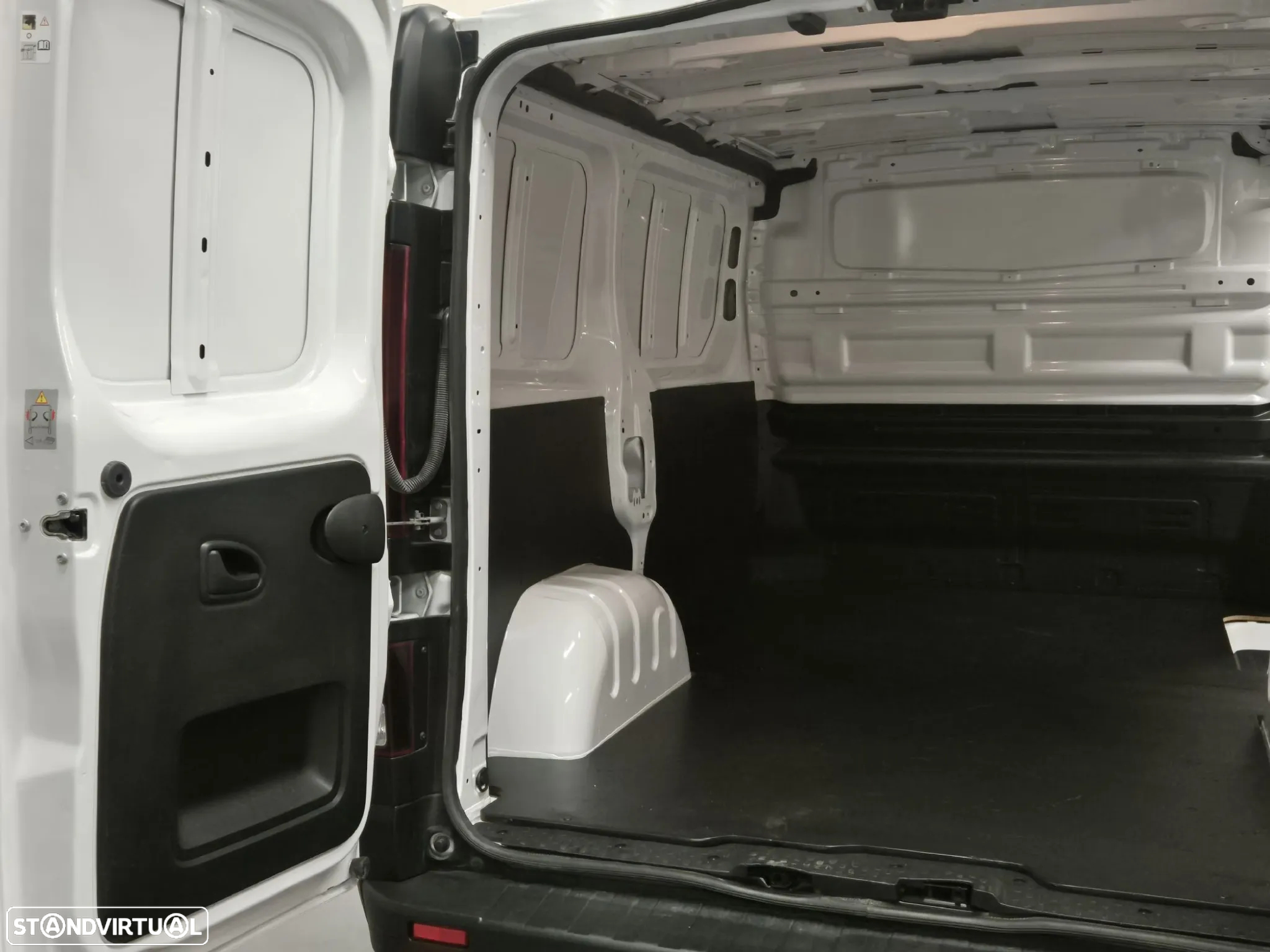 Renault Trafic 2.0dCI  L1H1 - 13