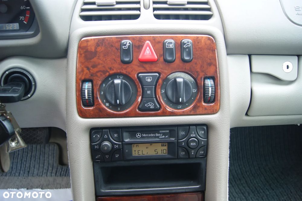 Mercedes-Benz CLK - 27