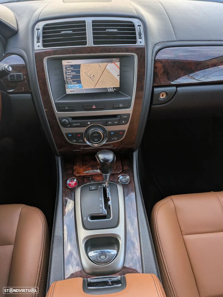 Jaguar XK XK8 4.2 Covertible Classic - 17