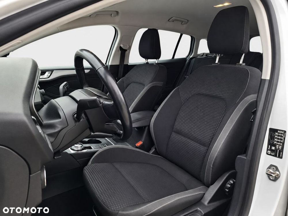 Ford Focus 1.0 EcoBoost Trend Edition Business - 17