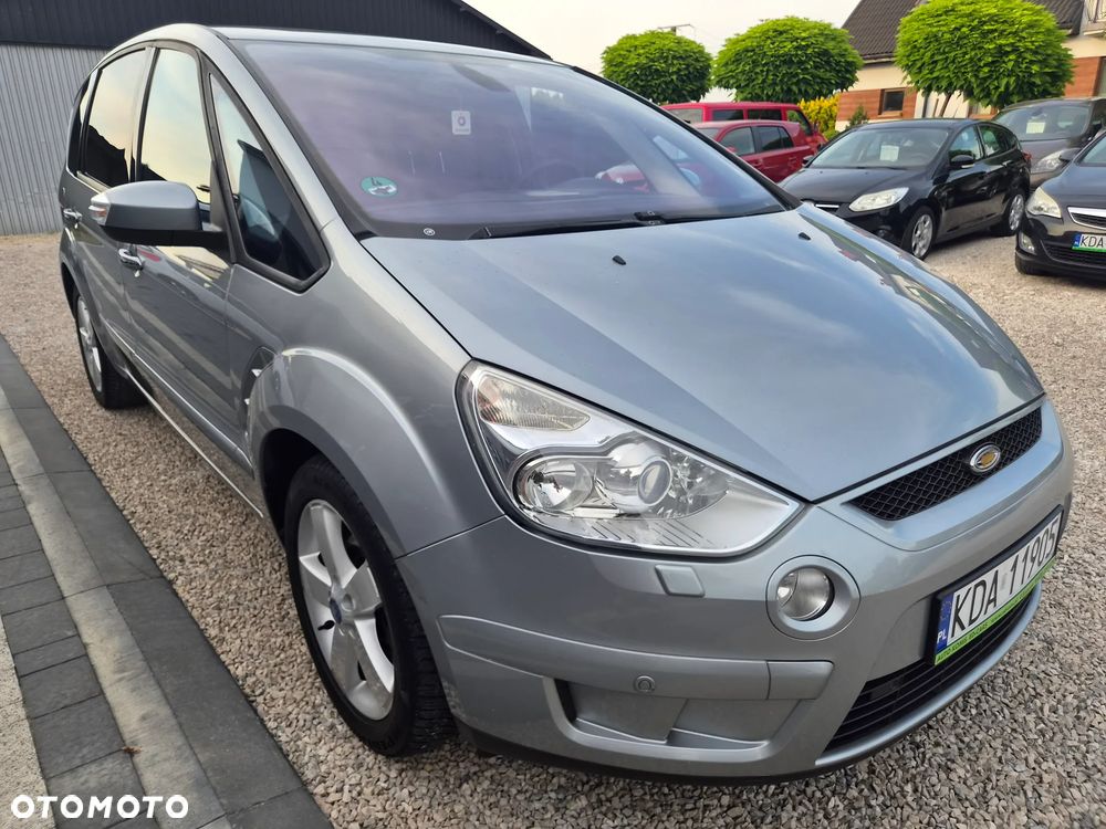 Ford S-Max - 12