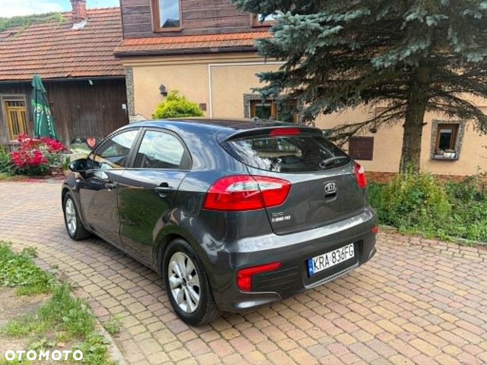 Kia Rio 1.2 L - 2