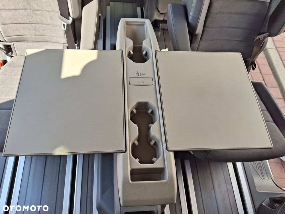 Volkswagen Multivan - 40