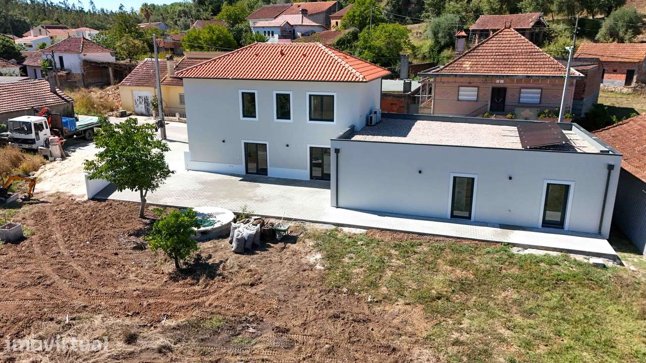 Moradia V3 Nova | 2 Suites | Terreno 1.307 m² | Vermoil - Grande imagem: 4/33