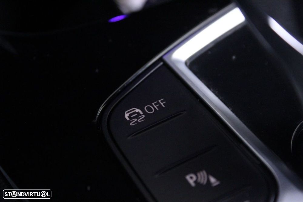 BMW 116 d Pack Desportivo M Auto - 31