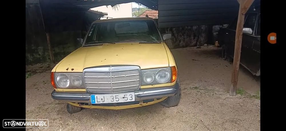 Mercedes-Benz 240 - 9