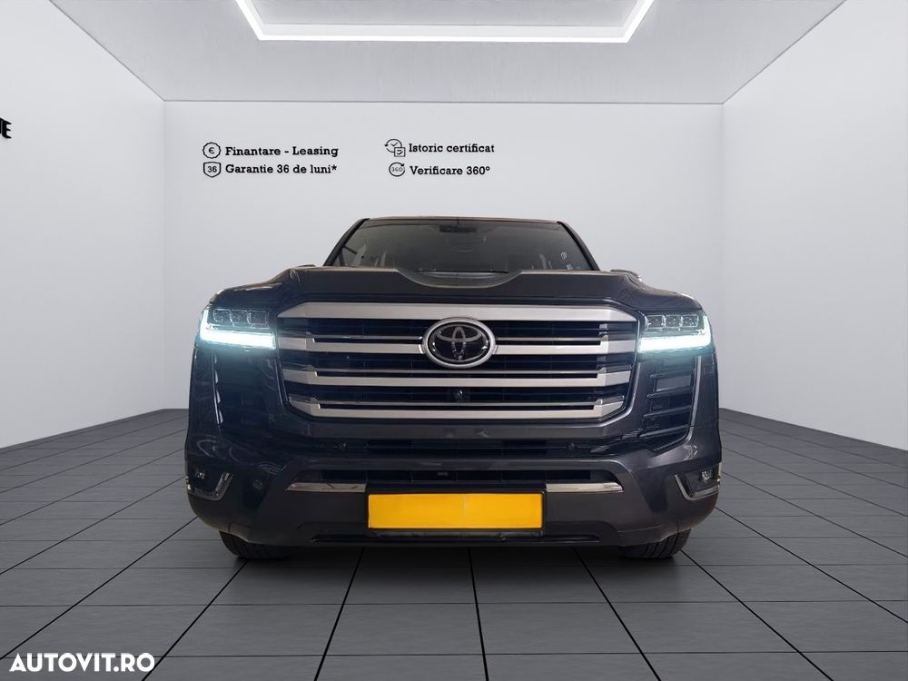 Toyota Land Cruiser 300 - 8