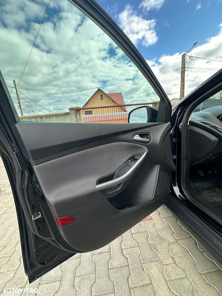 Ford Focus - 31