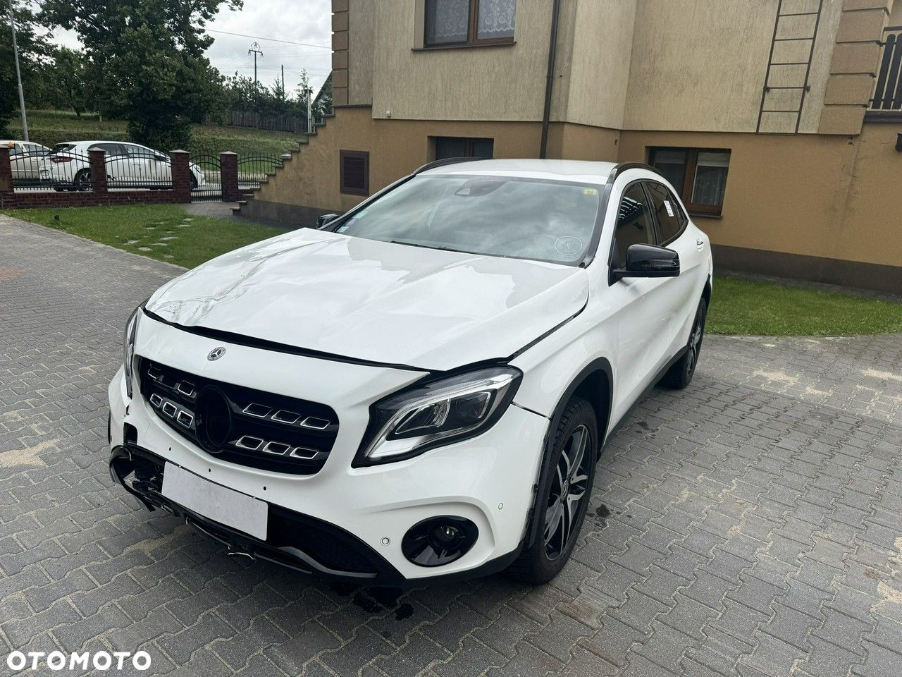 Mercedes-Benz GLA 200 7G-DCT - 3