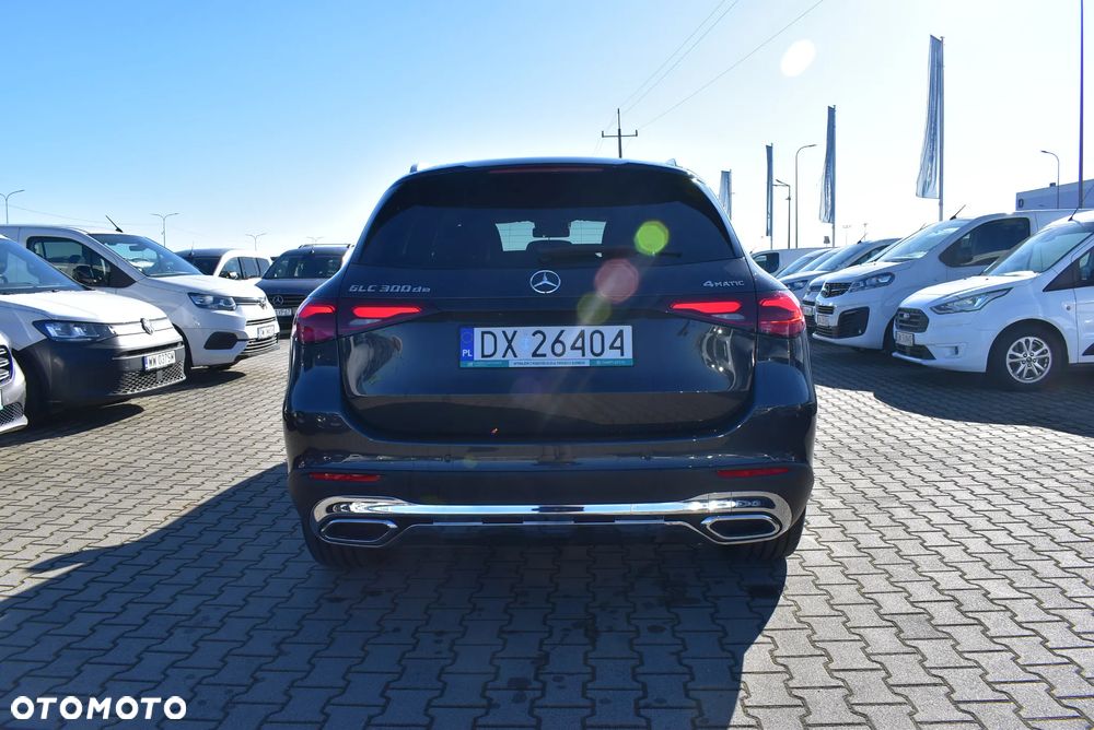 Mercedes-Benz GLC 300 de PHEV 4-Matic Avantgarde - 7