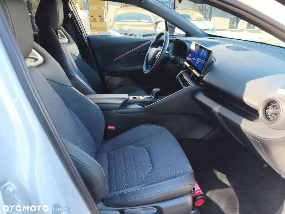 Toyota C-HR - 11