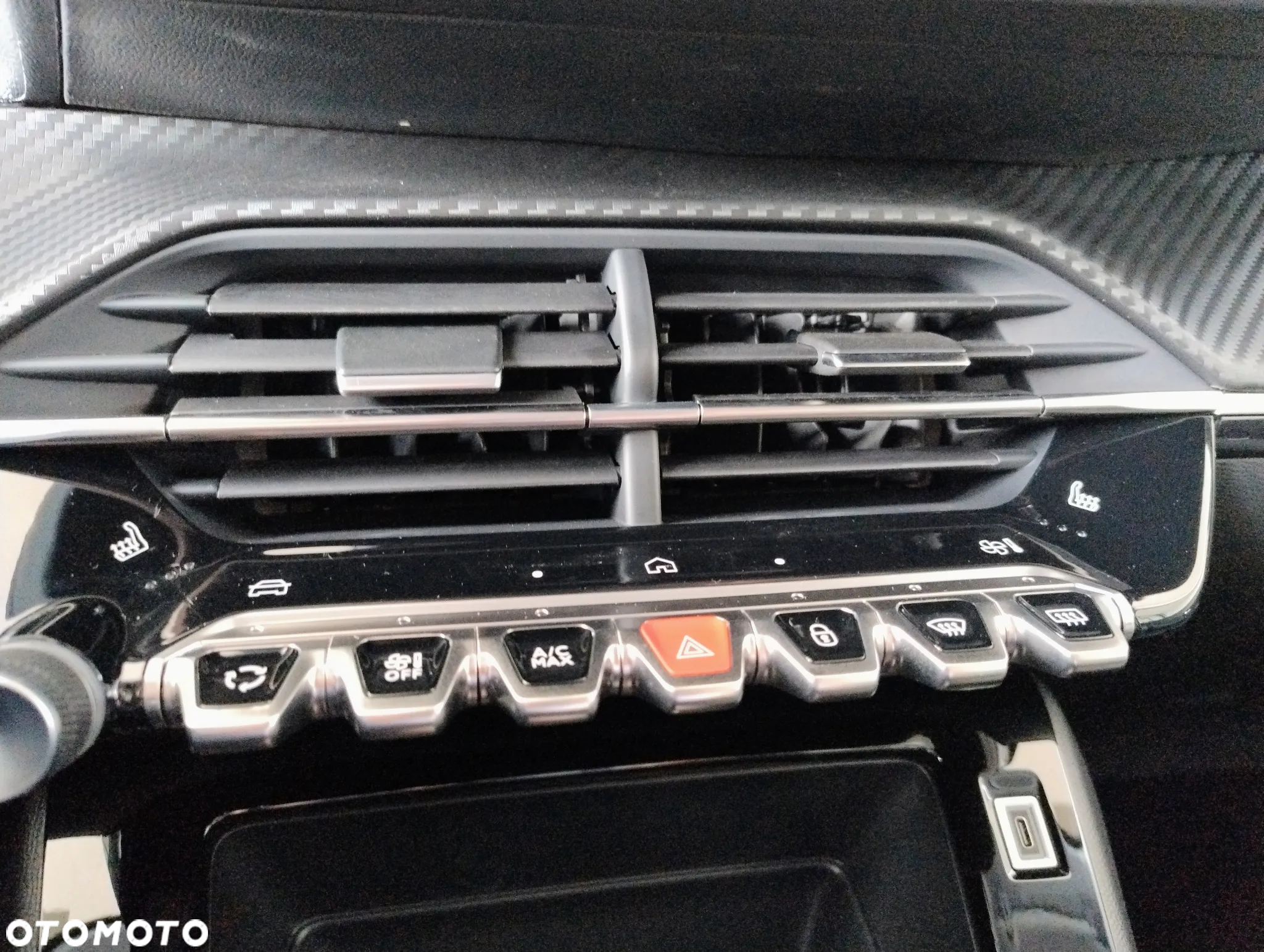 Peugeot 208 1.2 mHEV Style - 23