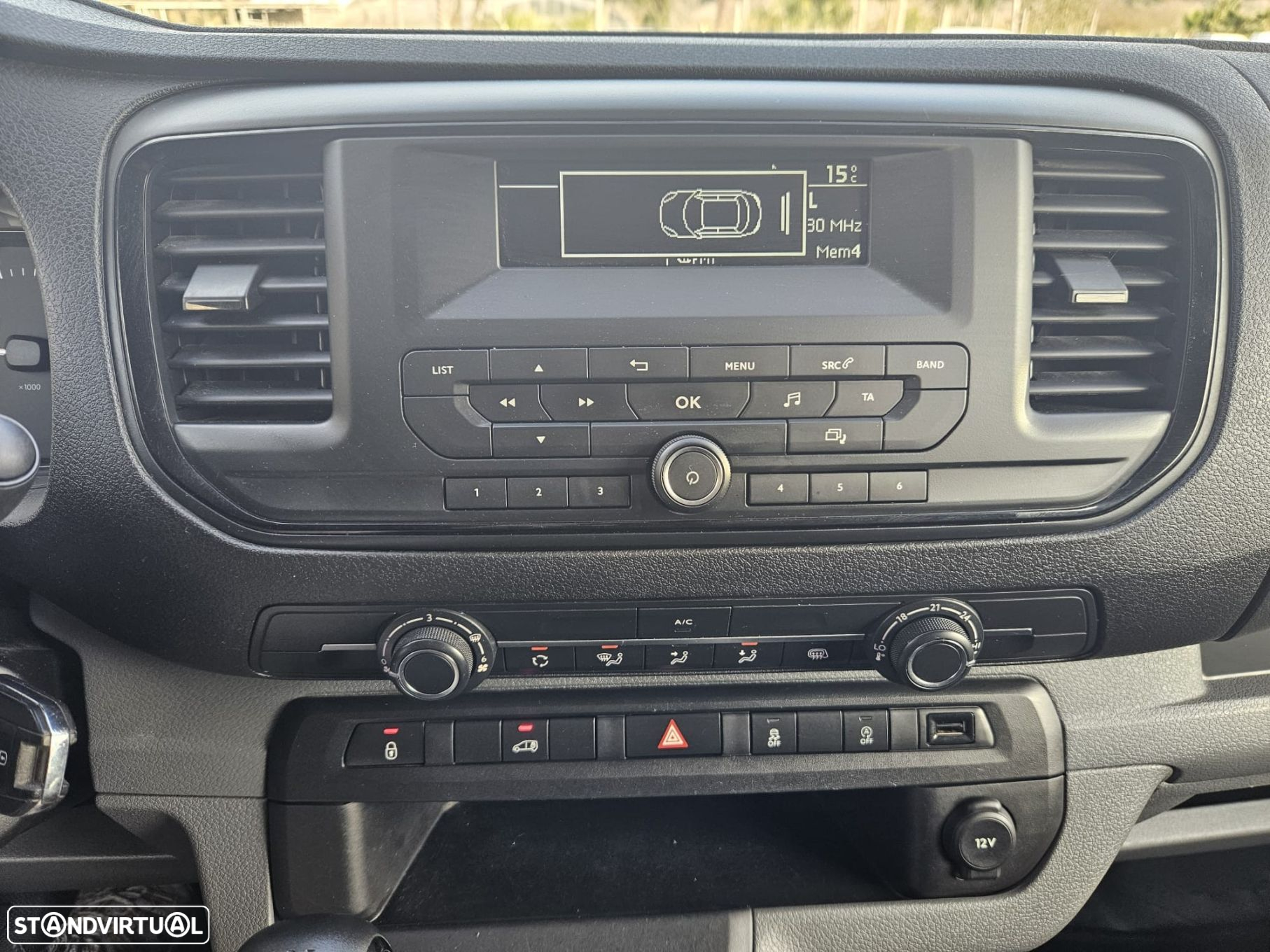 Opel Vivaro 1.5 CDTi L2H1 Essentia - 17