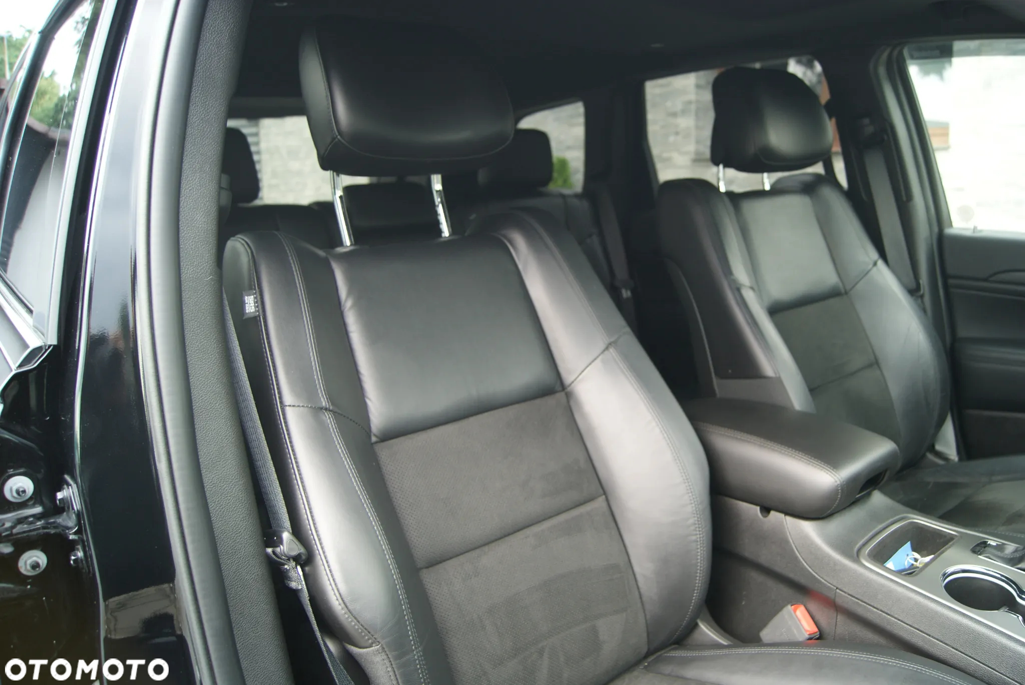 Jeep Grand Cherokee - 27
