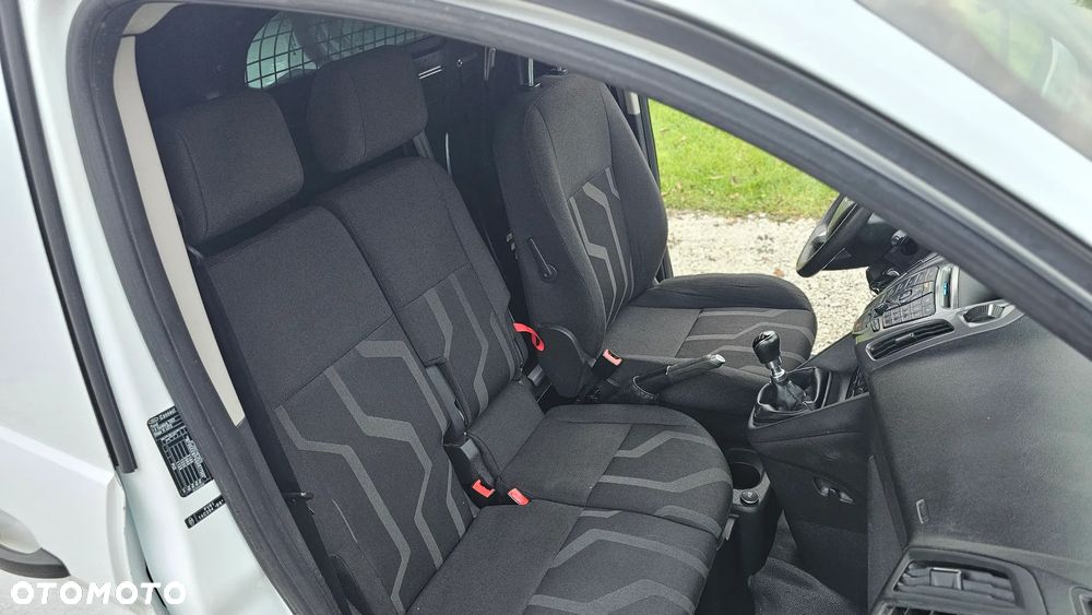 Ford Transit Connect - 11