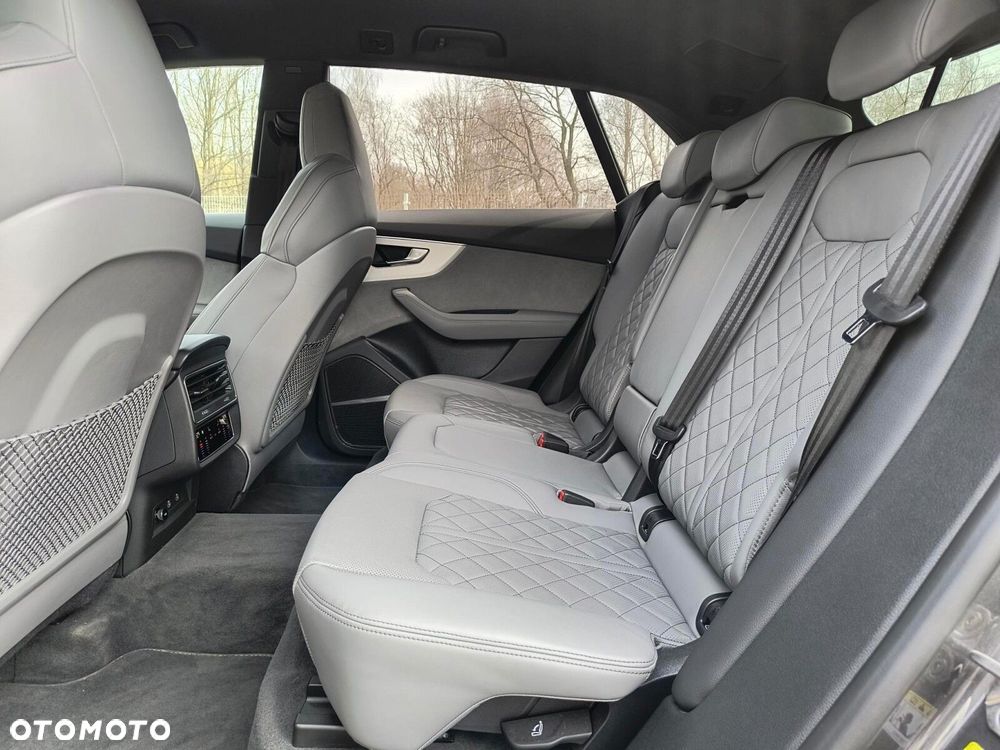 Audi Q8 - 11