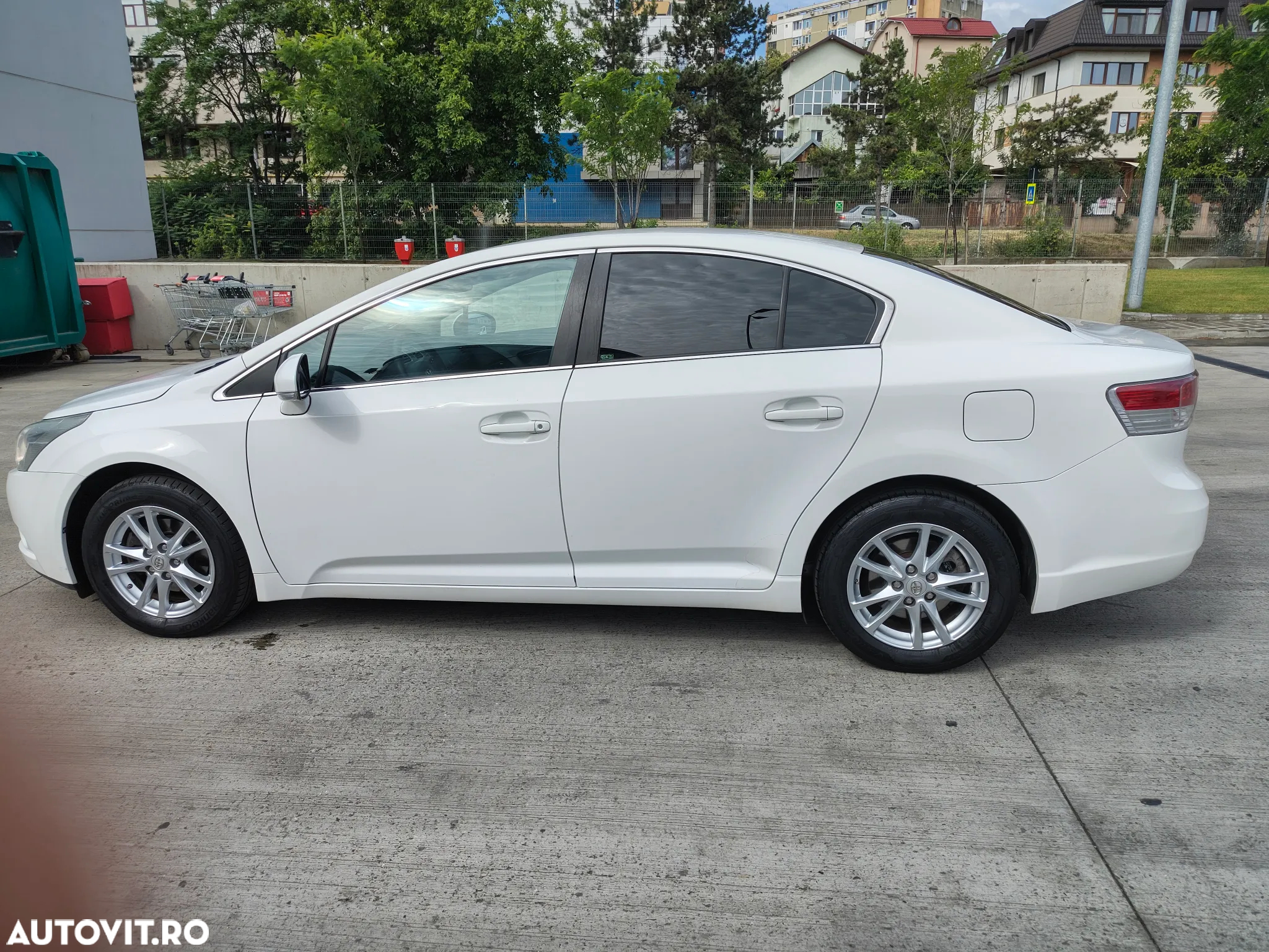 Toyota Avensis 1.8 Executive - 4