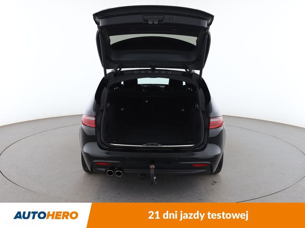 Jaguar XF 2.0 i4D R-Sport - 16