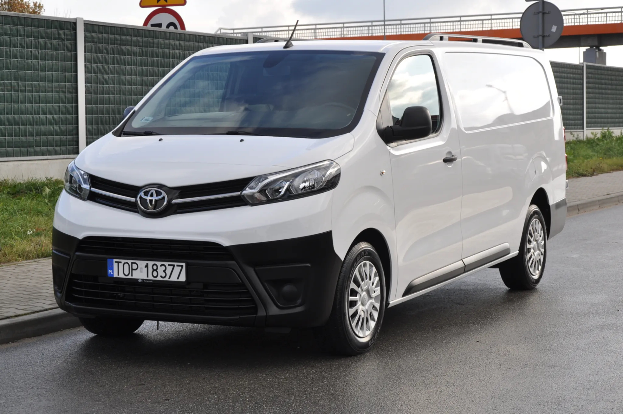 Toyota PROACE LONG 2.0 122 KM FURGON JAK NOWA MAŁY PRZEBIEG 4.768 km NA GWARANCJI 100% BEZWYPADKOWA KRAJOWA I WŁAŚCICIEL - 23