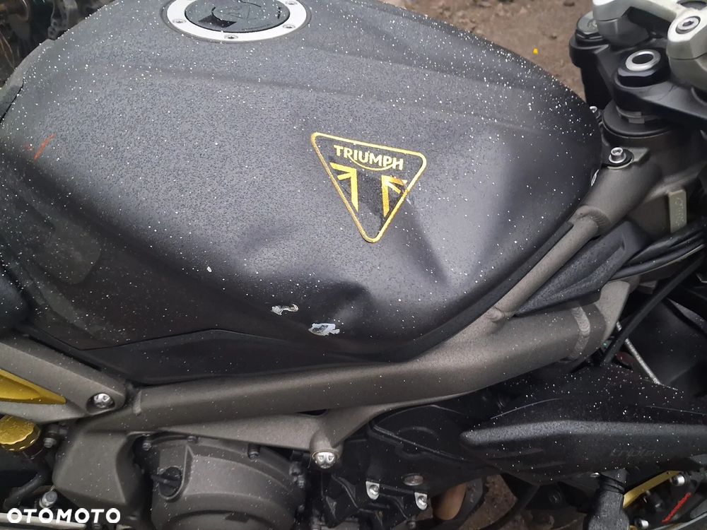 Triumph Street Triple - 14