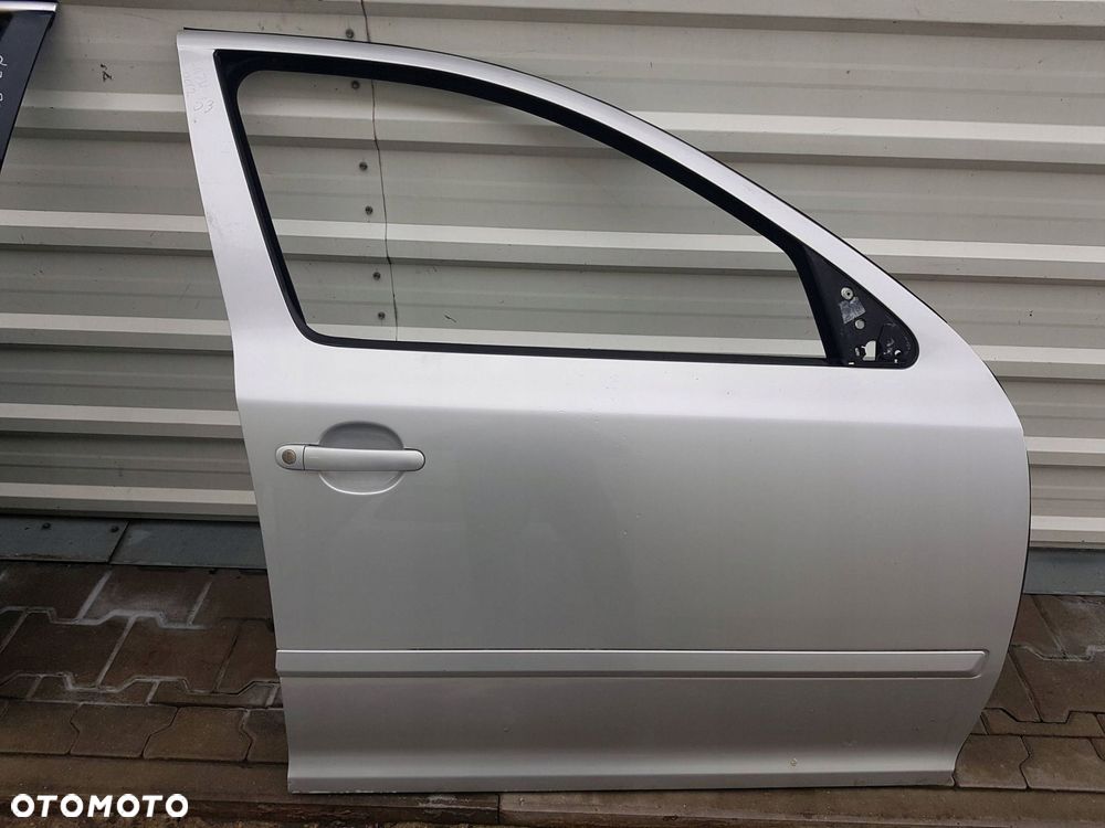 SKODA OCTAVIA 2 II 04-08r VRS DRZWI PRAWE PRZÓD PRZEDNIE LA7W