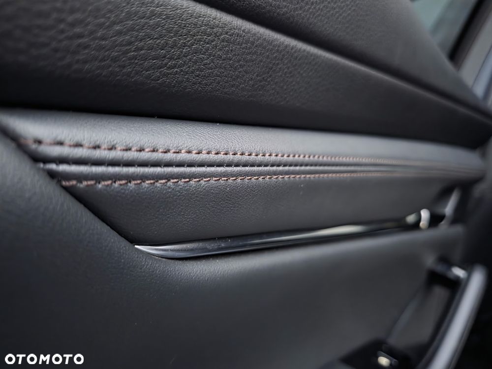 Mazda 3 2.0 mHEV Hikari - 32