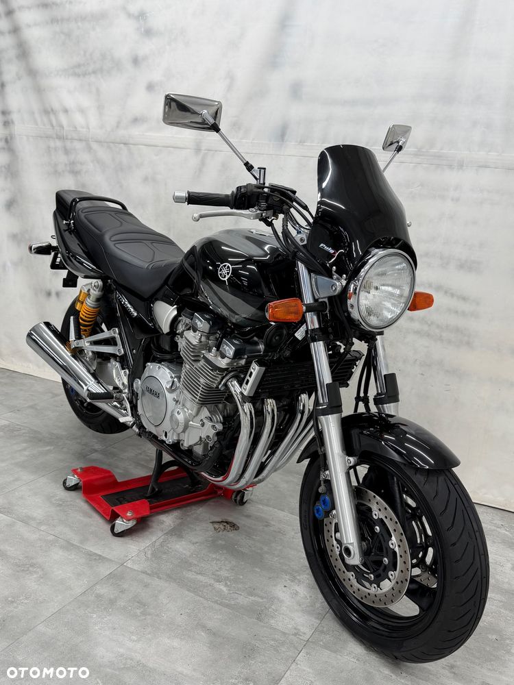 Yamaha XJR - 22