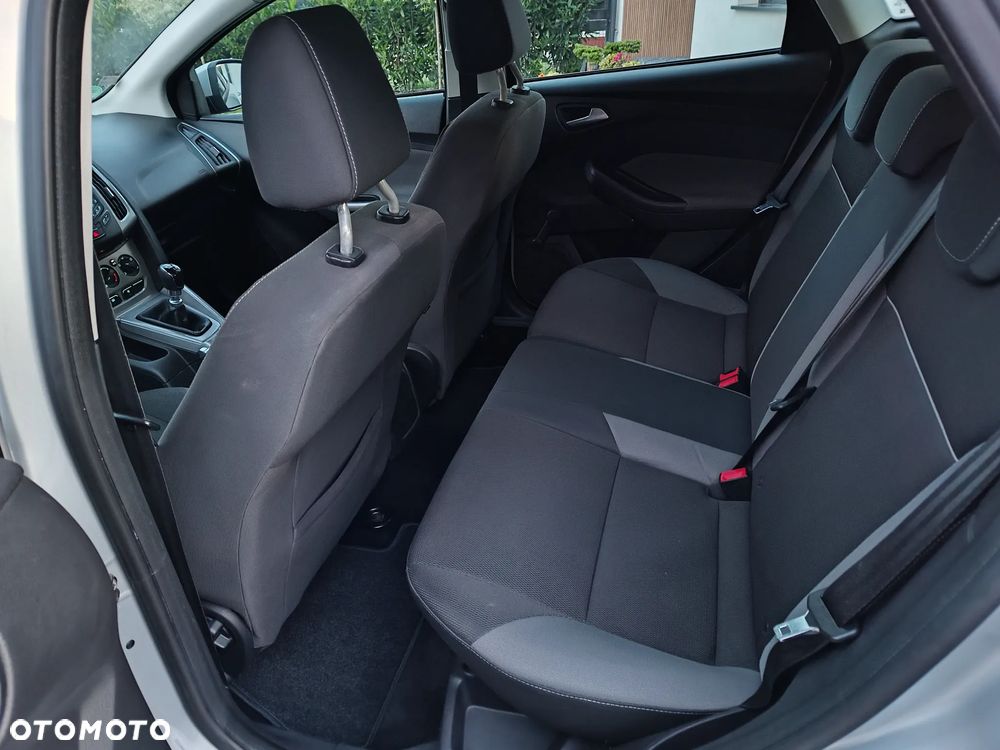 Ford Focus Turnier 1.0 EcoBoost Start-Stopp-System TREND - 11