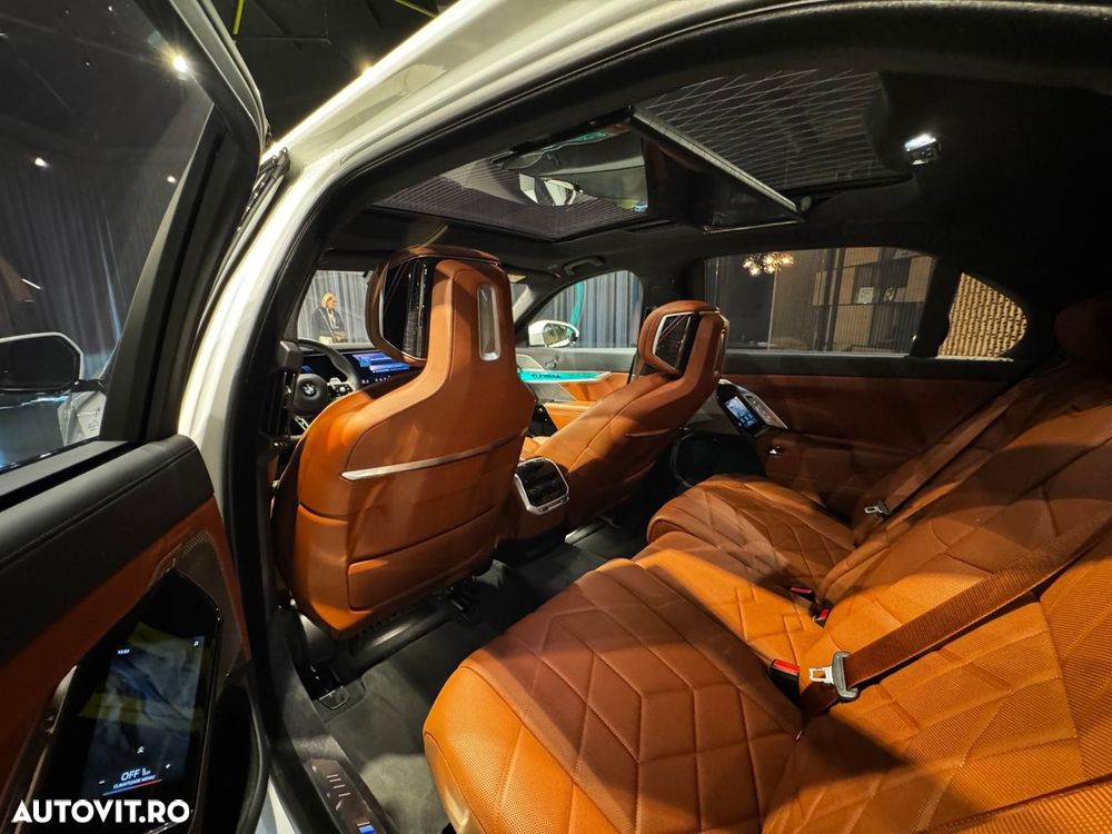 BMW Seria 7 740d xDrive MHEV - 22