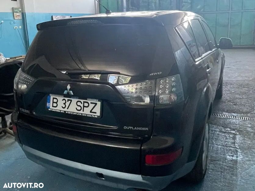 Mitsubishi Outlander 2.0 DI-D Instyle+ - 4