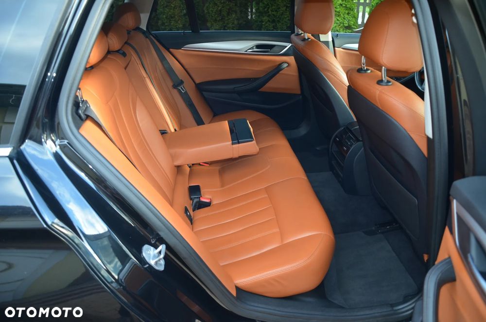 BMW Seria 5 520d M Sport - 7