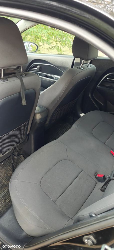 Kia Rio - 16